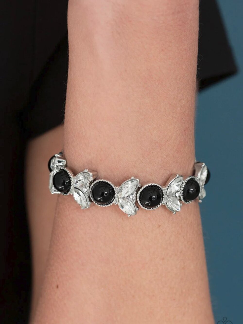 Paparazzi Jewelry Accessories - Opulent Oasis - Black Bracelet - Vintage